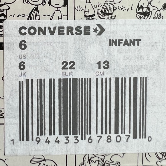 NWT Converse x Peanuts Chuck Taylor All Star 2V Lo Shoes - Picture 11 of 12